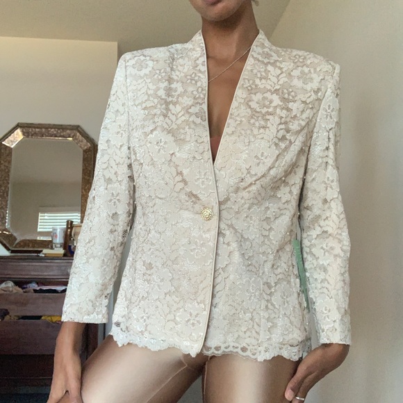 Vintage lace jacket - Picture 1 of 6